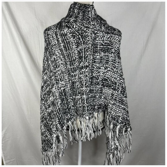 Time And Tru Turtleneck Poncho Womens One Size Black White Fringe Knit Sweater - Picture 2 of 7